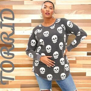 Torrid Classic Fit Cozy Skulls Fleece Crew Neck Raglan Sweatshirt 1X